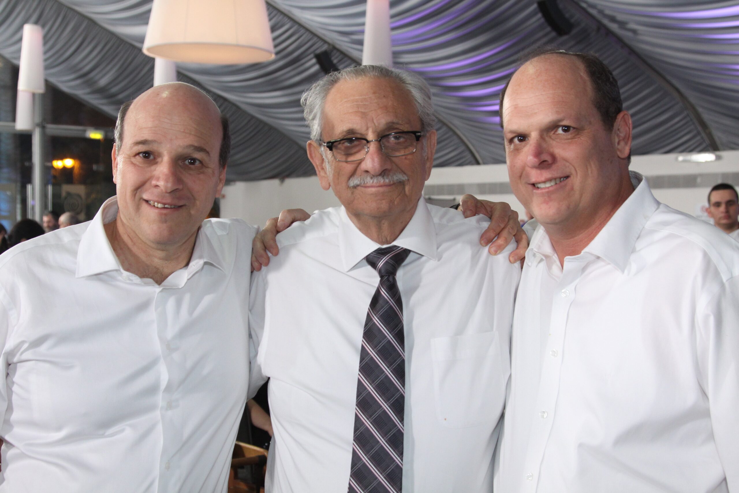 שלושה דורות במשפחת הנמל