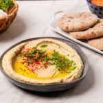 חומוס עדשים אדומות בלי השריה: ממרח טחינה ולימון מוכן בחצי שעה